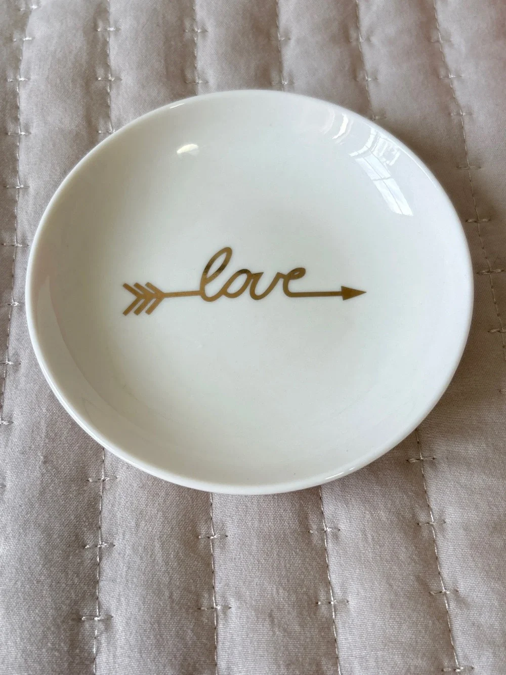 Kevia White Ceramic Gold Love Arrow Ring Dish Jewelry Trinket Tray